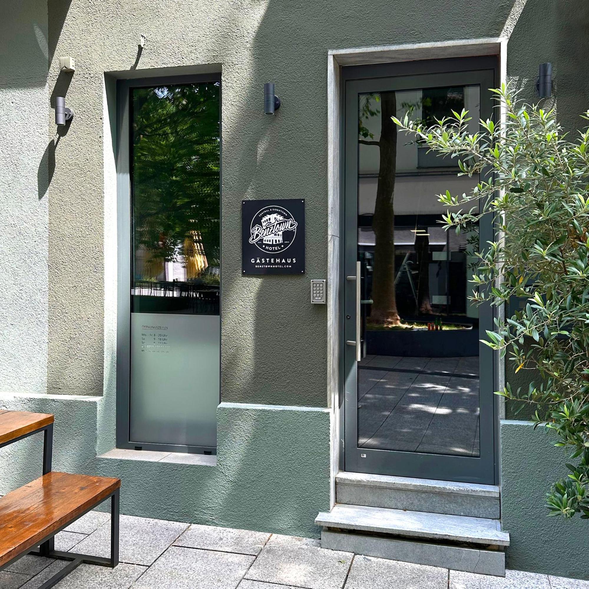 Benztown Hotel Gaestehaus Штутгарт Экстерьер фото