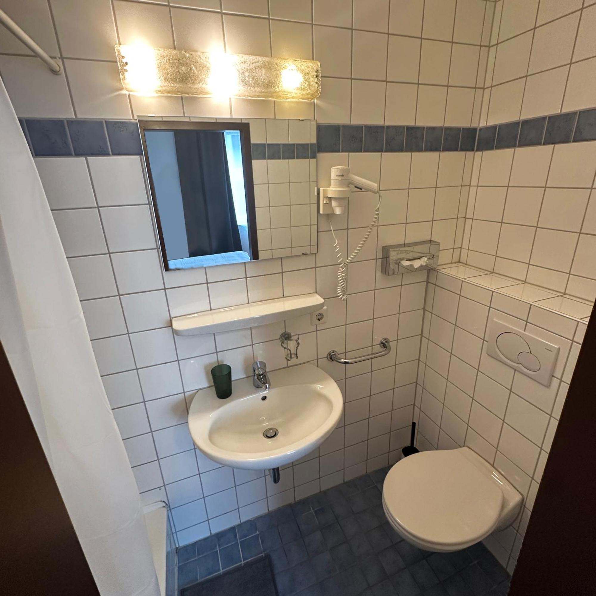 Benztown Hotel Gaestehaus Штутгарт Экстерьер фото
