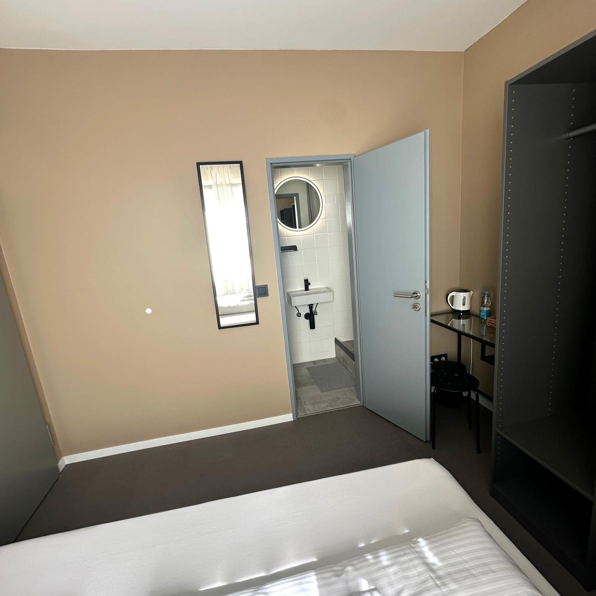 Benztown Hotel Gaestehaus Штутгарт Экстерьер фото